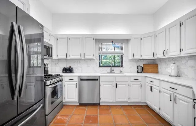  Residence photo 6