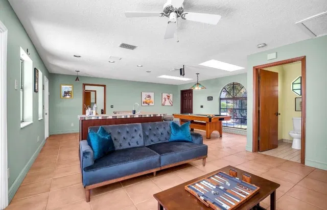  Residence photo 30