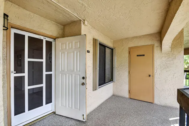  Unit 303 photo 4