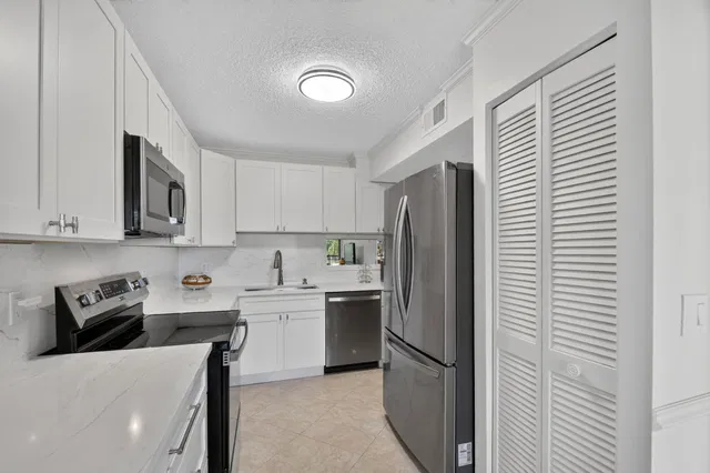  Unit 303 photo 11
