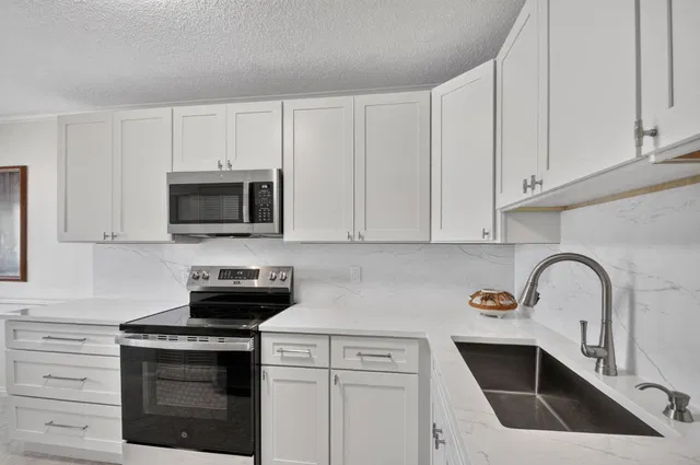  Unit 303 photo 14