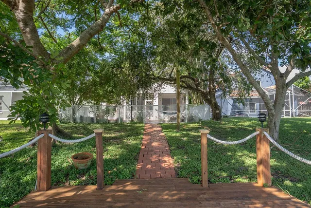  Residence photo 4