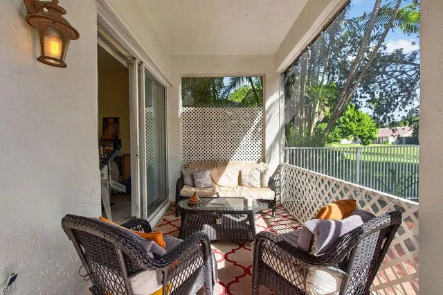  Residence photo 9