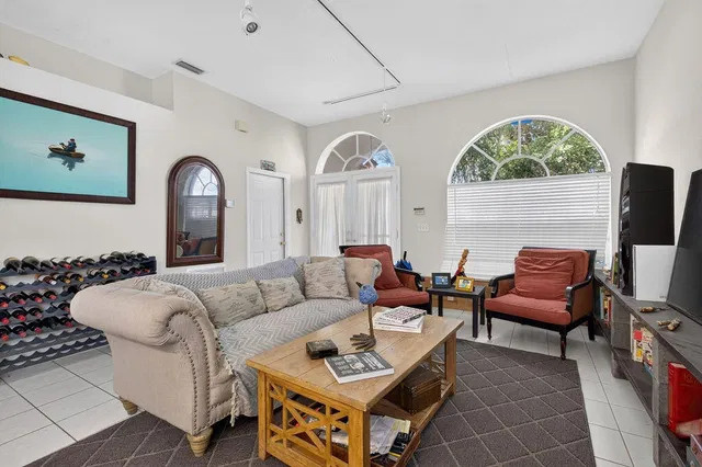  Residence photo 23
