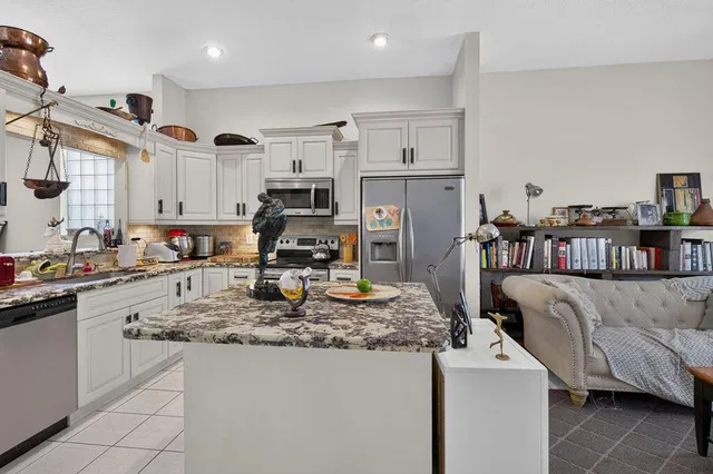  Residence photo 27