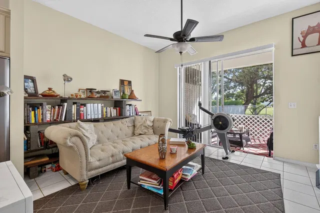  Residence photo 28