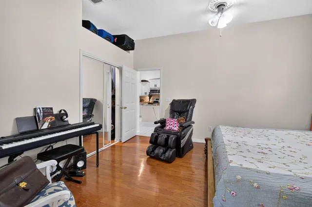  Residence photo 36