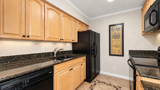 Unit 206 photo 10
