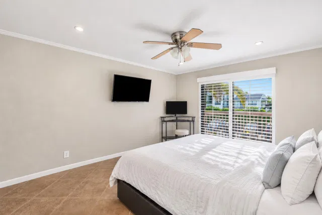 Unit 206 photo 12