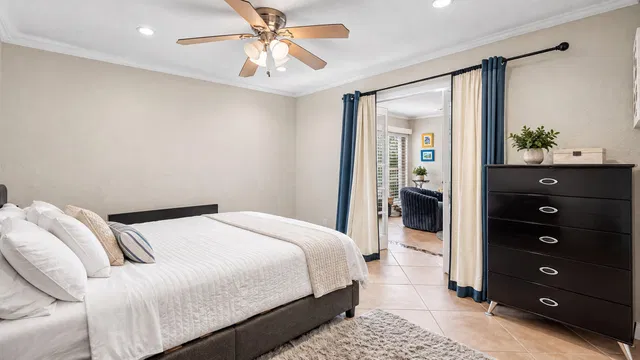 Unit 206 photo 14