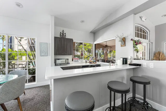 Unit 206 photo 29
