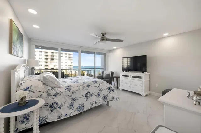 South Palm Beach Unit 527 photo 16
