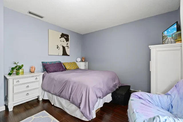 Residence photo 12