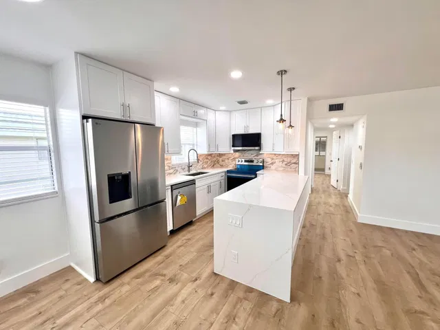 Residence photo 2
