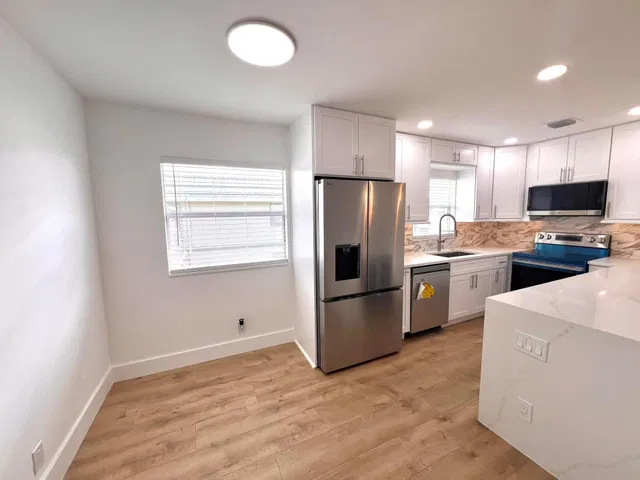 Residence photo 3