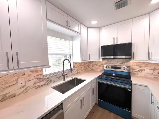 Residence photo 5