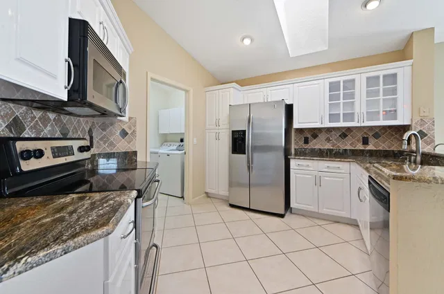 Residence photo 8