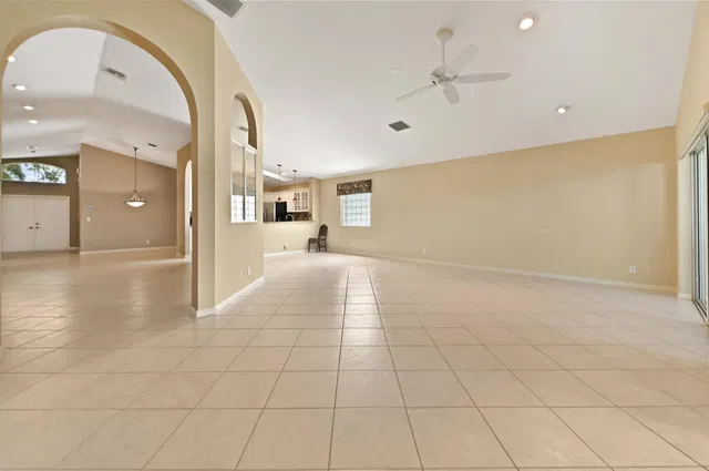Residence photo 12