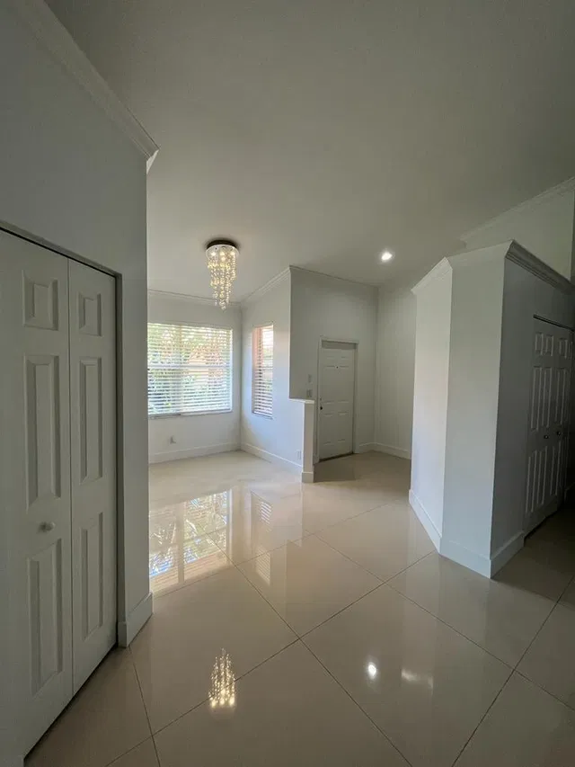 Residence photo 2