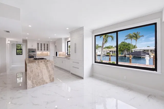 Palm Beach Isles Residence photo 8