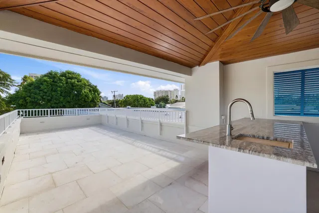 Palm Beach Isles Residence photo 27