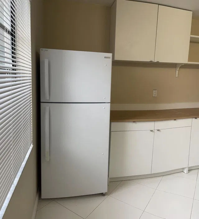Unit 146 photo 3