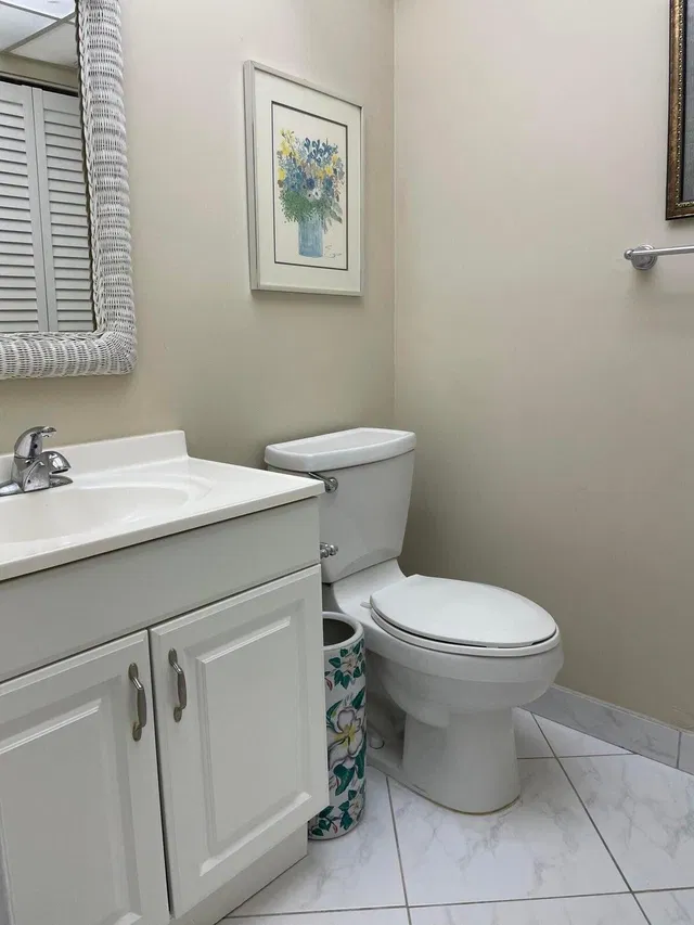 Unit 146 photo 6