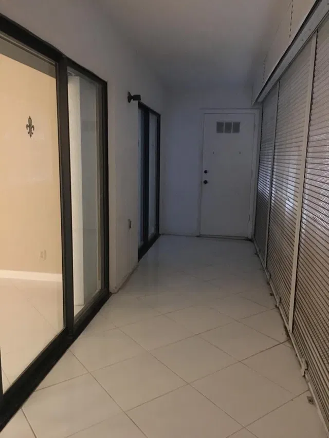 Unit 146 photo 7