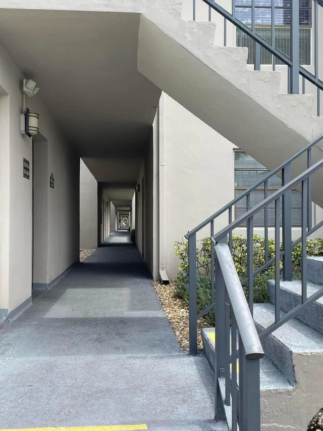 Unit 146 photo 9
