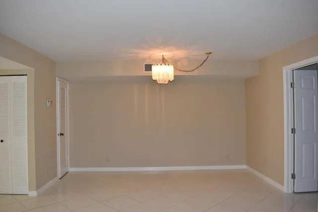 Unit 146 photo 12
