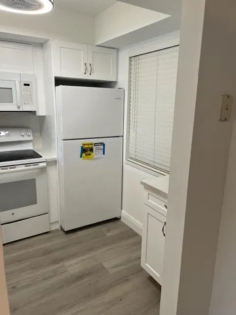  Unit 204 photo 6