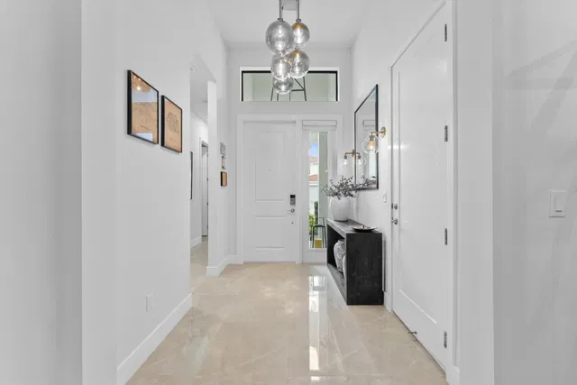 Residence photo 5