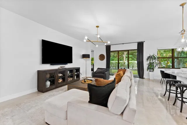 Residence photo 8