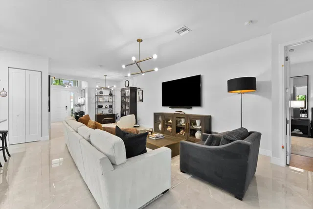 Residence photo 9