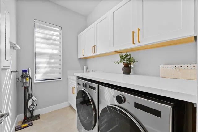 Residence photo 30