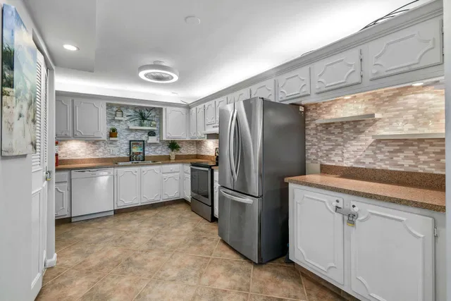 801 Lake Shore Unit 109 photo 56