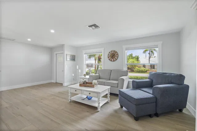 Residence photo 6