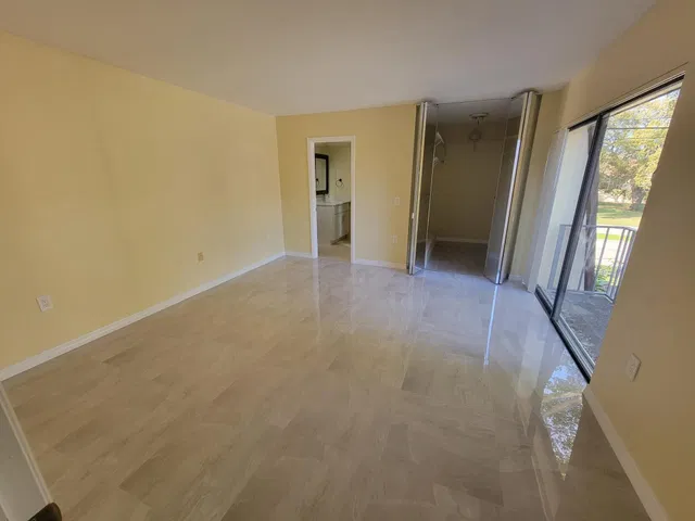Residence photo 8