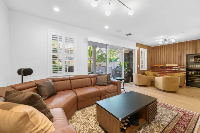 Residence photo 4