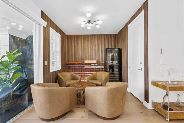 Residence photo 6