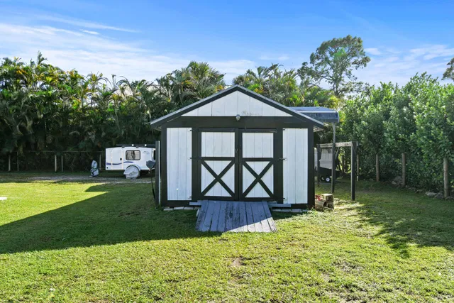 Residence photo 17