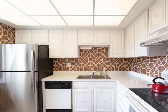  Unit 405 photo 11