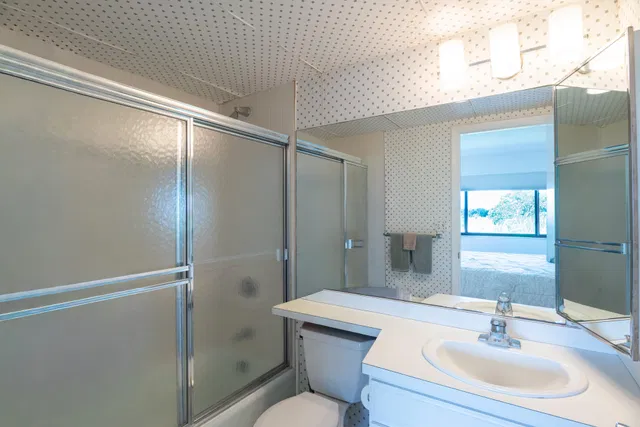  Unit 405 photo 15