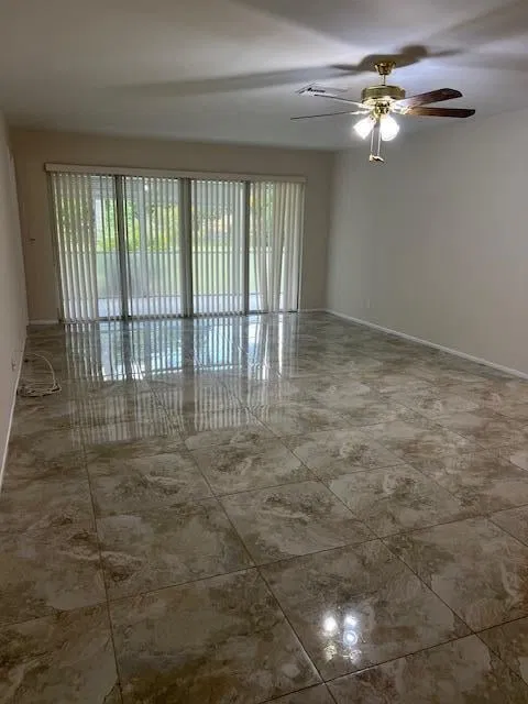 Residence photo 16