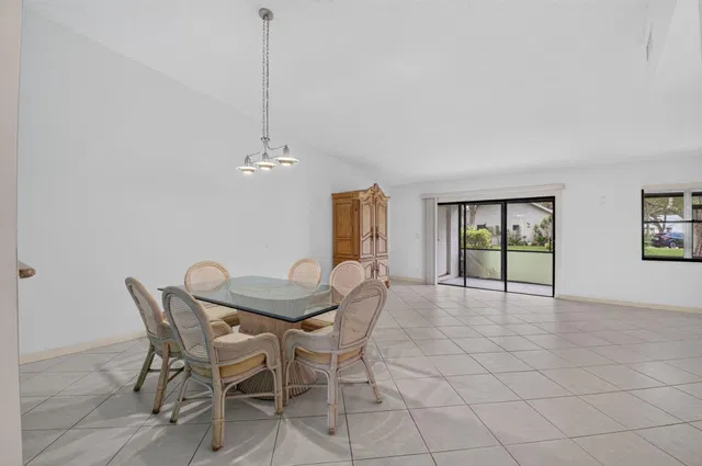 Residence photo 5