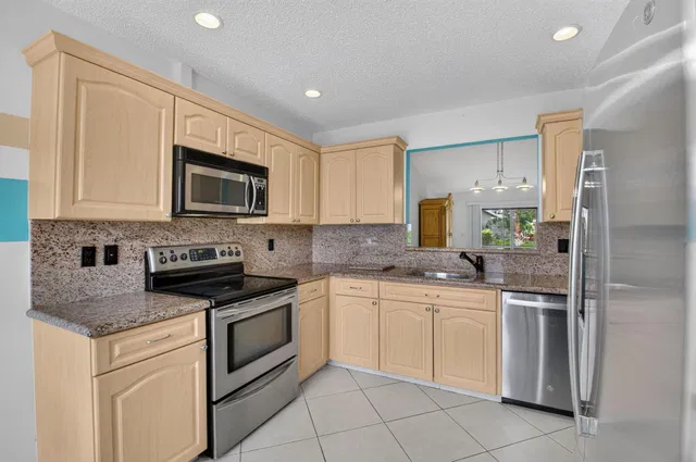 Residence photo 9