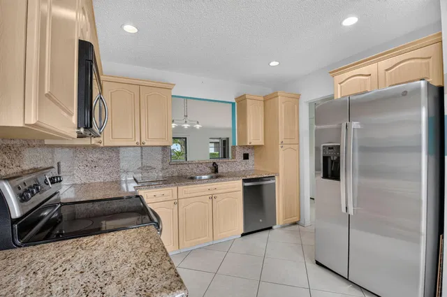 Residence photo 11