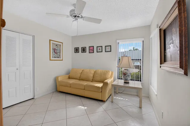Residence photo 20