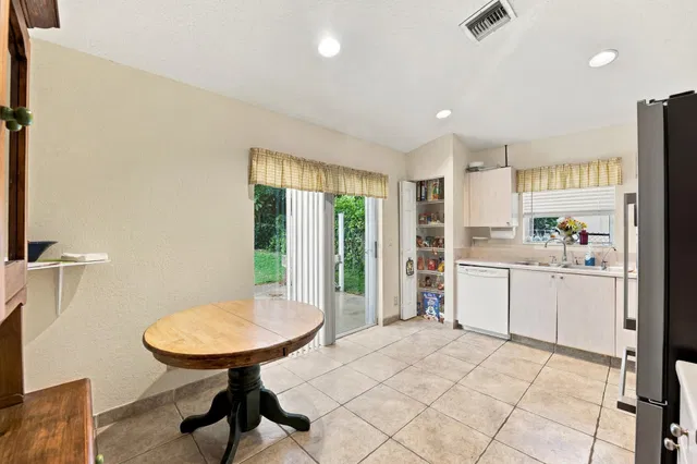Residence photo 8