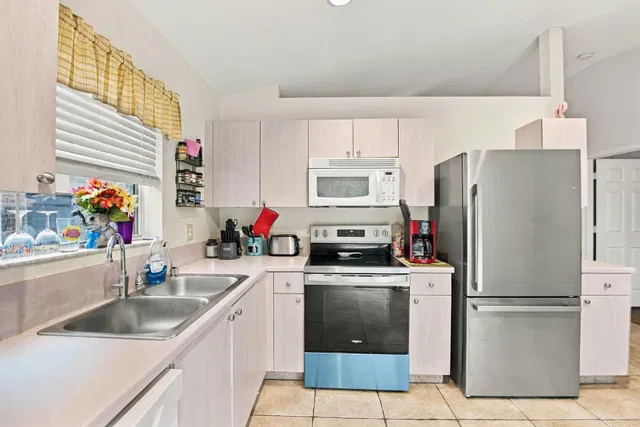 Residence photo 10